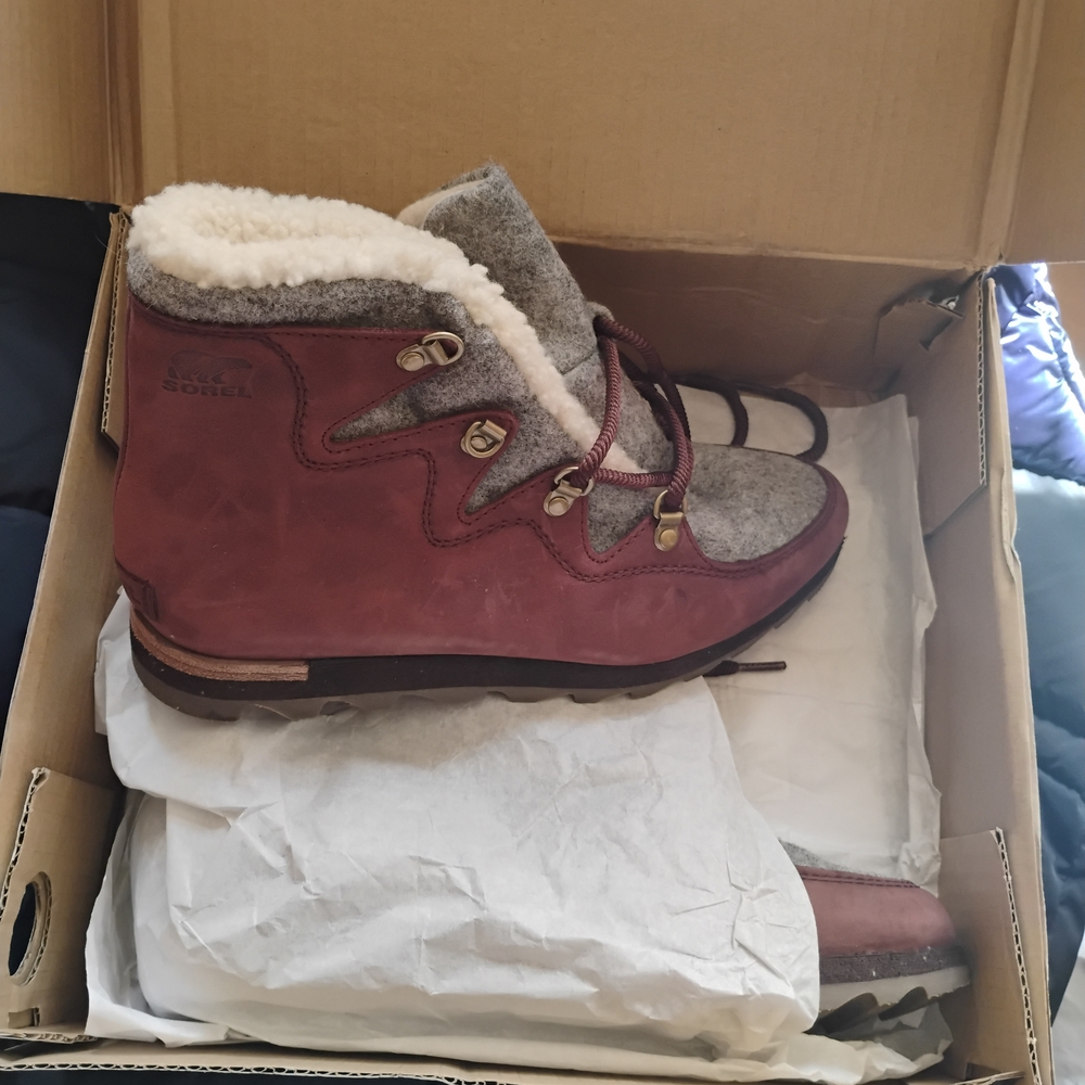 Sorel Women's Burgundy and Gray Winter Boots